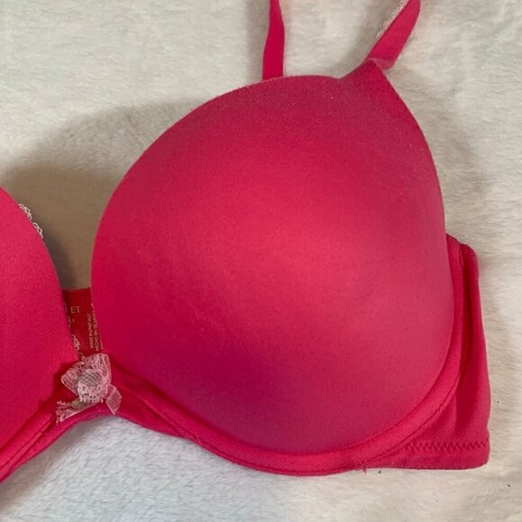Victoria's Secret lace detail push up bra - 34D - Picture 2 of 6